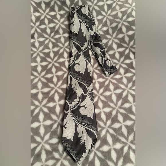 Men’s Tie Bundle - Picture 10 of 15